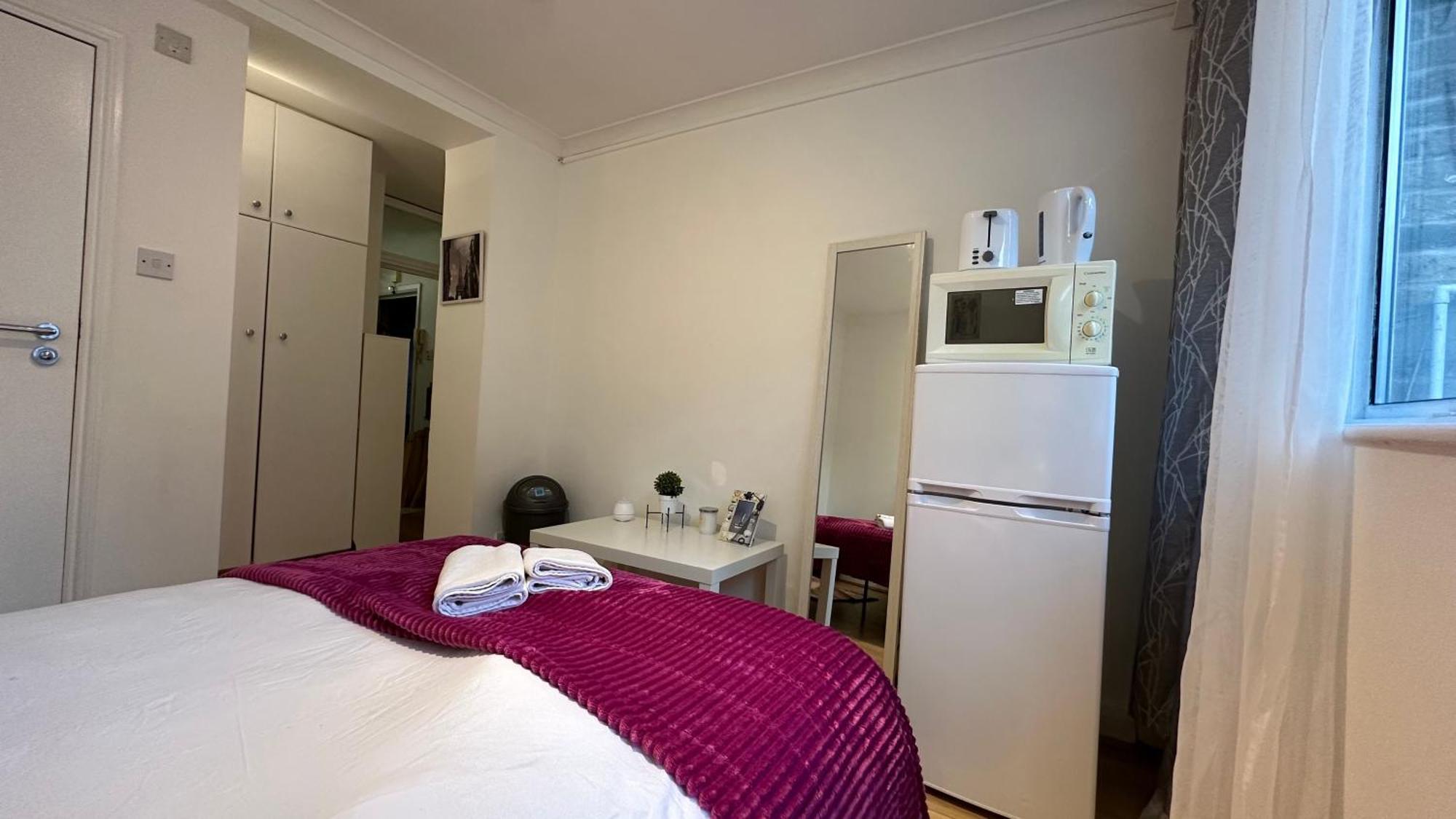 Economic Hotel-like Room, En-suite Sheperds Bush Appartamento *